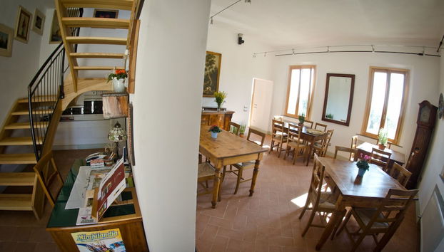 Check-in/check-out kiosk