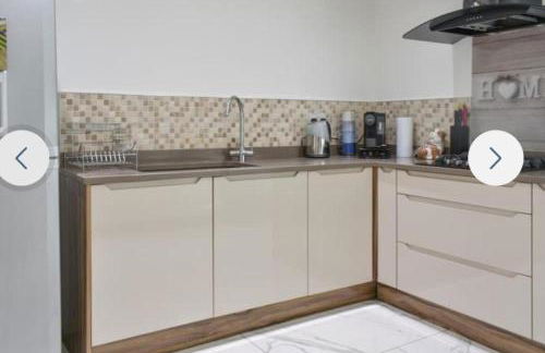 The hawthorns large detached 3 bedroom family home - Photo 17