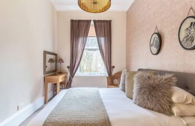 Maya's Glasgow Holiday Homes - Photo 16