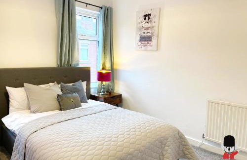 KozyGuru / Wigan / 2BR 4Beds / Newly Refurbished Stylish Holiday House / Close to Big Retail Park / UWNE034 - Foto 17