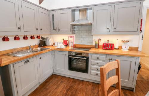 Potters Barn - Photo 9