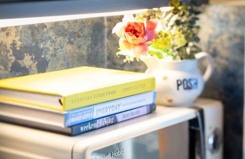 Stylish Retreat in Central Lyme Regis Sleeps 2 plus one - Photo 13