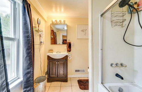 Bennington Gem with Smart TV Near Historic District! - Foto 16