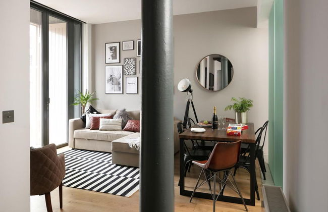 Two-bedroom Apartment at Royal William Yard - Photo 8