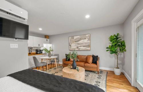 All-In-One - Fully-Equipped Secure Gated Parking! - Foto 6