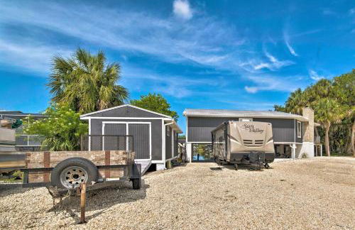 Remodeled Retreat on Homosassa River Canal! - Foto 33