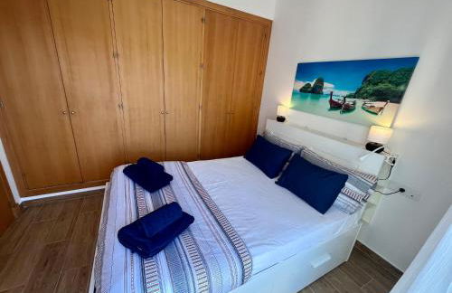 GATU Villa Atardecer en la playa de las Redes " Preferente mayores de 21 años y familias " - Foto 8