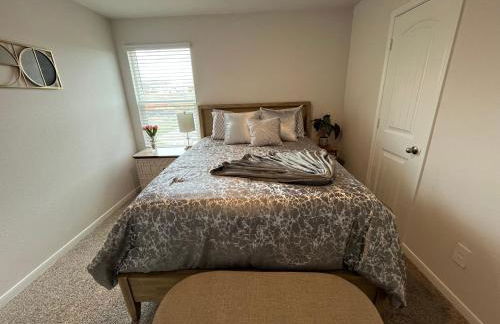 New 4BR Walk to Community Pool & Playground - Foto 28