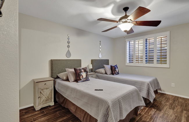 Amenities Galore! Outdoor Living & Lots of Games - Foto 8