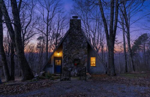 A-Frame with VIEWS - Walk to Downtown and Park - Pets OK - Foto 38