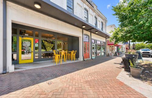 Opulent Loft on Main St -Walk to Stone Mtn Park! - Foto 25