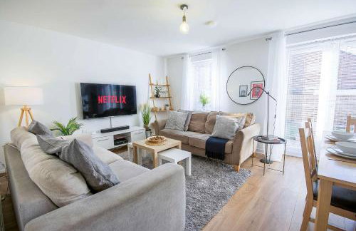 Comfortable 4 Bed Modern Townhouse with Parking - Foto 4