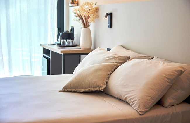 White Coast - Photo 12