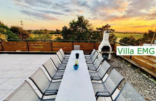 Ferienhaus Event Haus EMG Hockenheim für Familien und Gruppen bis 22 Personen mit Partyraum - Foto 6