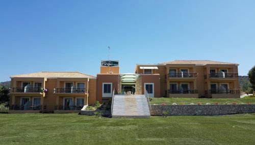 Finiki Plaza - Photo 2