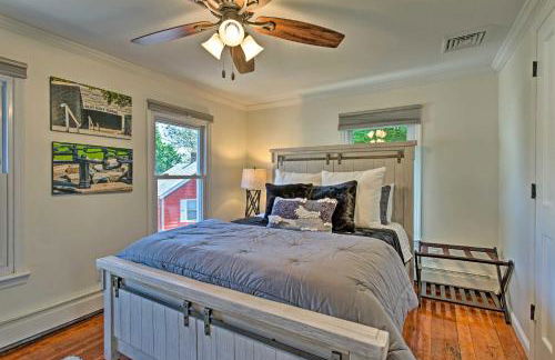 Updated Home with Patio Half Mile to West Point - Foto 16