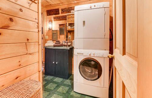 Lakefront Adirondacks Home Lake George Oasis! - Foto 14