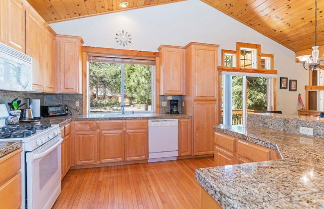 Cedar Chateau w/ Game Room & HOA Access! - Foto 8