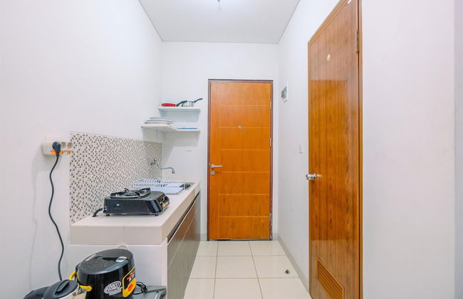 Comfortable and Minimalist Studio at Dave Apartment - Photo 3