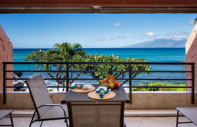 Kuleana 409 Oceanfront 1 bedroom 1 bath condo 1 Condo by RedAwning - Foto 1