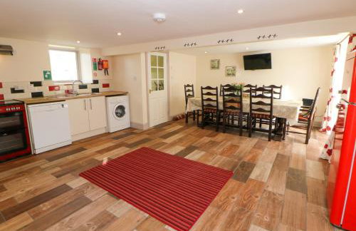 Ford Coach House Cottage - Photo 9