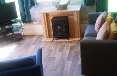 Postwood Gardens Balmoral Country Cabin - Photo 14