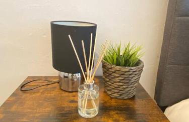 3-Bed House Near M1 & Meadowhall with Free Parking - Foto 9