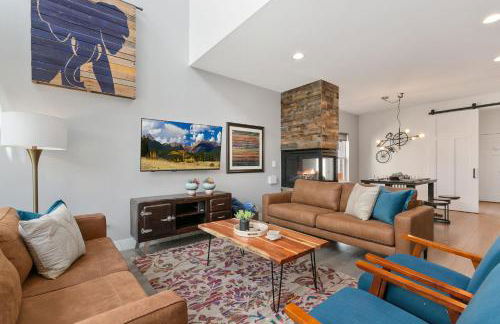 Contemporary Gem - Rooftop Deck & Private Hot Tub! - Foto 6