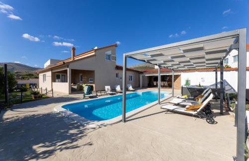 Beautiful Holiday Home "Villa Luka" - Foto 52