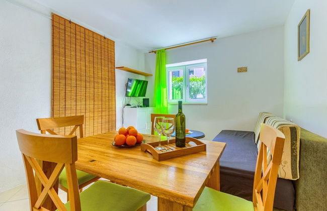 2-bdr apt With Shared Garden, 3 min Walk to Beach - Foto 24