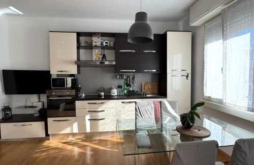 The Sunflower Apartment - Photo 5