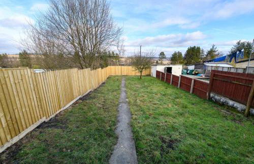 Welsh 3 Bedroom Retreat w Garden Parking Wifi - Photo 18