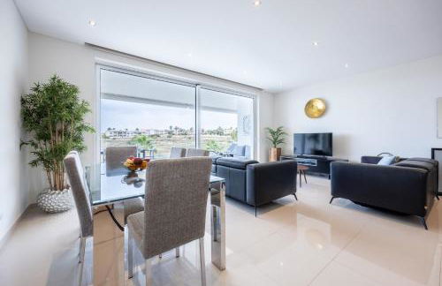 CoolHouses Algarve Lagos, 3 Bed modern Flat, outdoor & Indoor pools, Gym, Amor à Vida - Foto 4