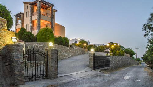 Villa View Studios - Photo 3