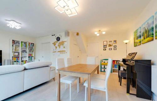 Pass the Keys 53 Austin Drive · Modern Townhouse near Addenbrookes Own Parking - Foto 16