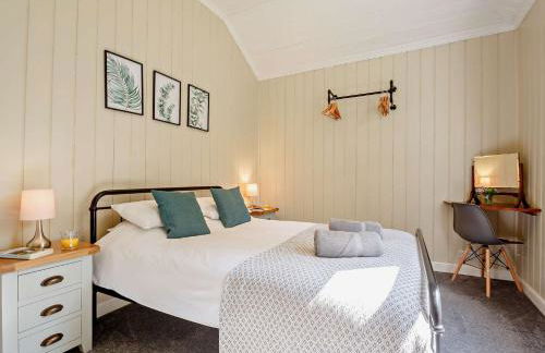 4 Bed in Llanfairtalhaiarn 88973 - Photo 19