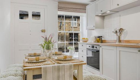 Newly renovated 2-bed house in Lechlade with parking - Foto 2