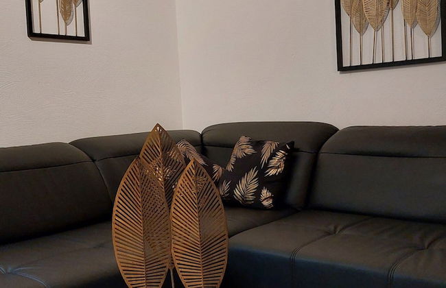 Rustic Holiday Home with Sauna & Hot Tub in Wooded Area - Photo 17