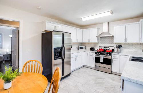 Modern & Quiet Suburban Ranch Mins to Dtwn and Stores - Foto 1