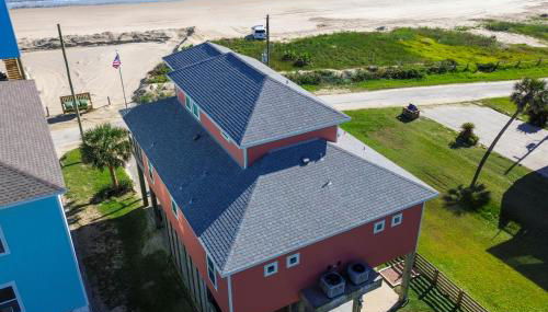 Steps to Crystal Beach Gem with Ocean-View Deck! - Foto 3