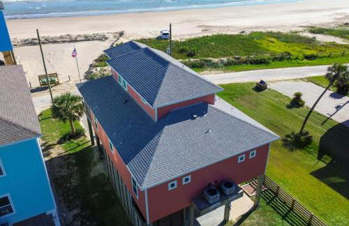 Steps to Crystal Beach Gem with Ocean-View Deck! - Foto 3