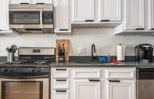 The Bright Retreat in Andersonville - Photo 6