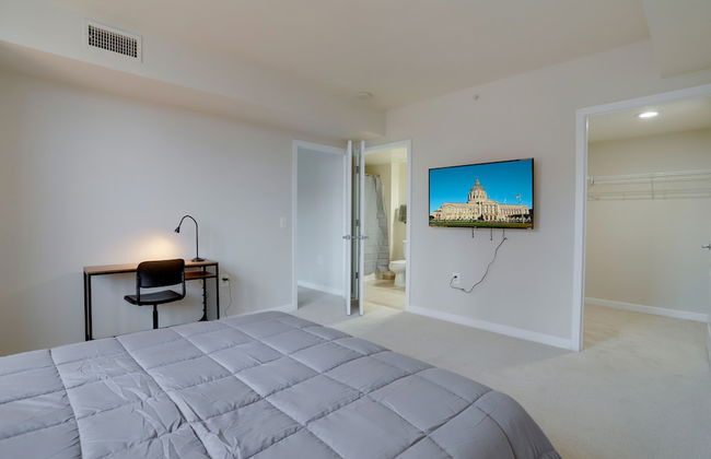 Walkable Alexandria Apts - Photo 44