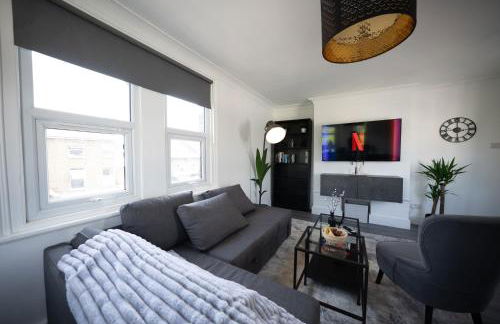 3BR Home Gem - sleeps 9 - Netflix - Near O2 & Greenwich Park - Foto 11