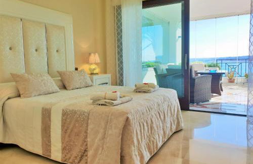 LUXURY APARTMENT FRONTAL TO THE SEA IN ESTEPONA DONCELLA BEACH - Photo 13
