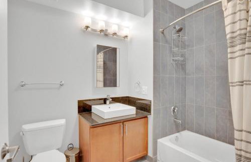 Loop 1BR w Pool Gym Lounge nr Riverwalk CHI-632 - Photo 12