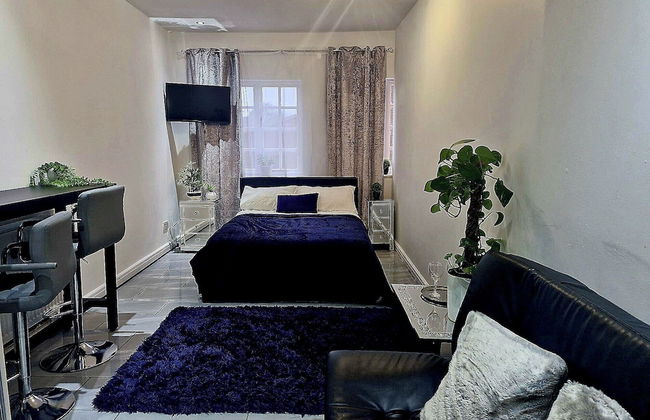 Seaside Escape - Sleeps 4 - Pets Ok - Free Parking - Photo 2