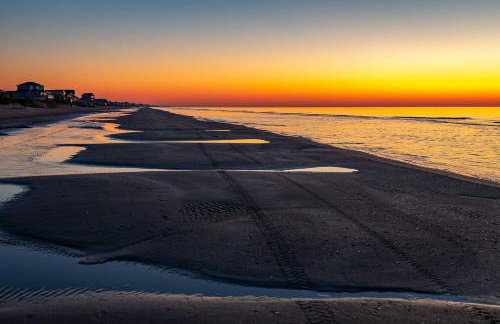 Luxe Crystal Beach Retreat with Views! Walk to Shore - Foto 32