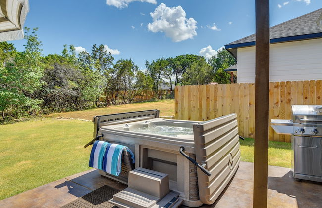 Hot Tub and Fire Pit! Cozy Granbury Escape Near Lake - Foto 67