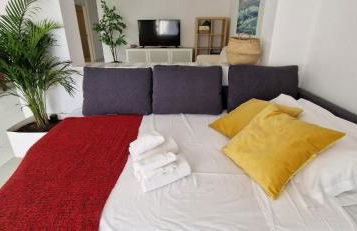 Seafront House,Sea Views,Pool and BBQ, Airport 10 mns - Photo 52